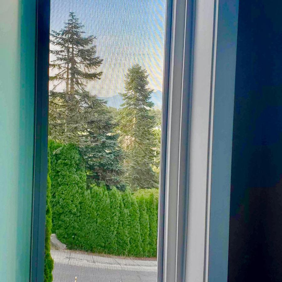 Mountain Retreat 3 Bedroom Garden House Near Heritage Park, Coliseum , Hwy 1, Fishing, Cultus Lake Chilliwack Ngoại thất bức ảnh