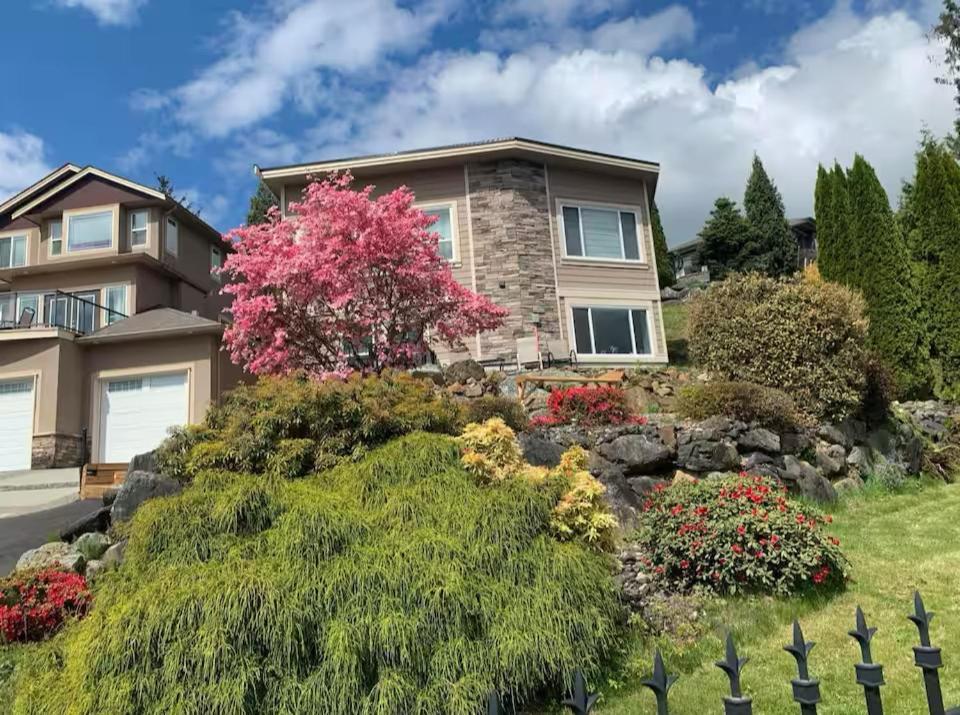 Mountain Retreat 3 Bedroom Garden House Near Heritage Park, Coliseum , Hwy 1, Fishing, Cultus Lake Chilliwack Ngoại thất bức ảnh