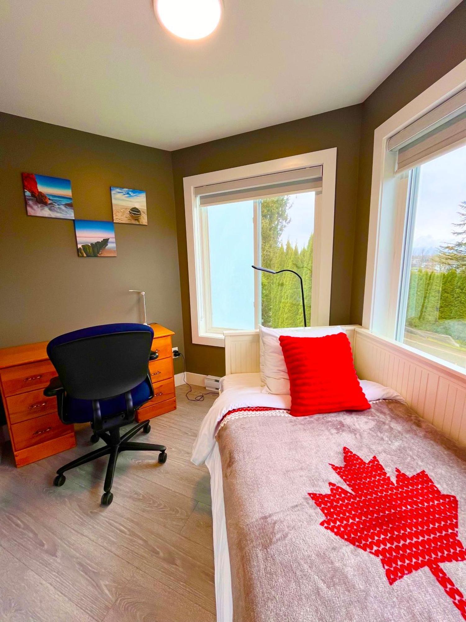 Mountain Retreat 3 Bedroom Garden House Near Heritage Park, Coliseum , Hwy 1, Fishing, Cultus Lake Chilliwack Ngoại thất bức ảnh